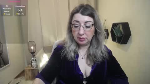 helenenigma online show from February 19, 7:46 pm