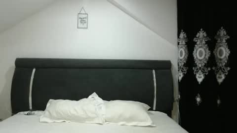 helenhelly online show from December 9, 7:06 am