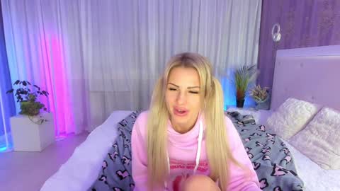 Helen online show from December 19, 4:45 am