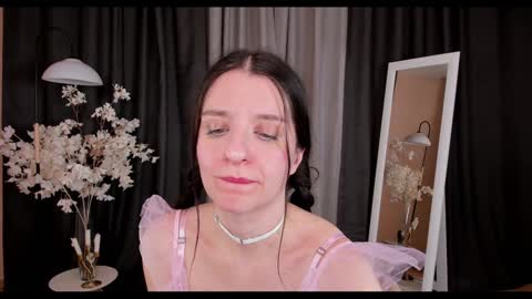 Snapshot of helentasty_ chatting on February 1, 2:24 pm Helen online show from February 1, 2:24 pm