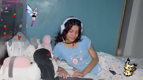 Helia Transfem and Amy online show from October 3, 4:50 am