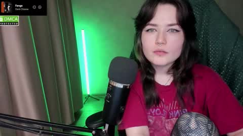 Red online show from March 1, 8:41 pm