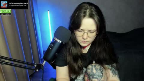 Red online show from September 14, 7:12 pm