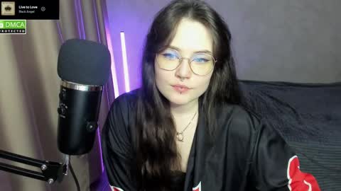 Red online show from March 2, 5:52 pm