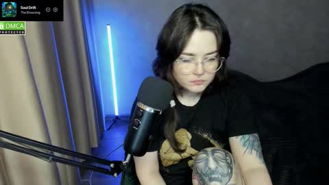 Red online show from December 20, 8:57 pm