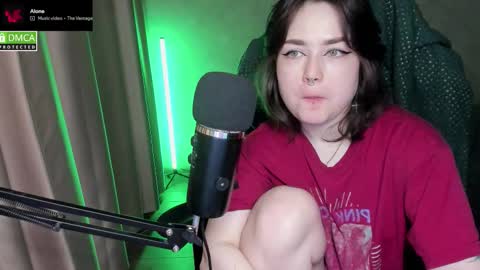 Red online show from February 5, 7:06 pm