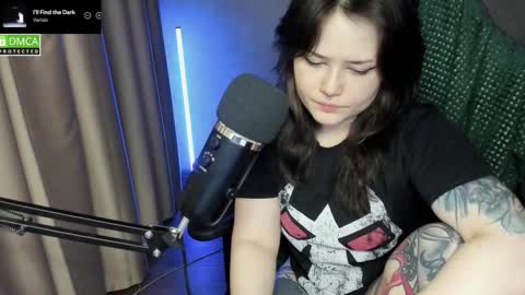 Red online show from March 12, 9:17 pm