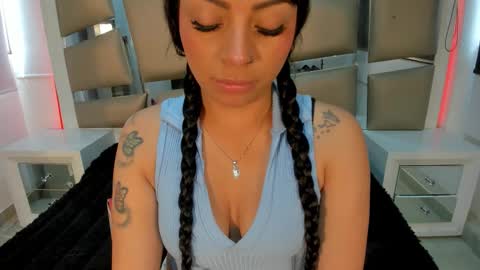 hellen__smith_ online show from November 20, 2:18 pm