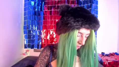 hellen__smith_ online show from July 4, 8:49 pm