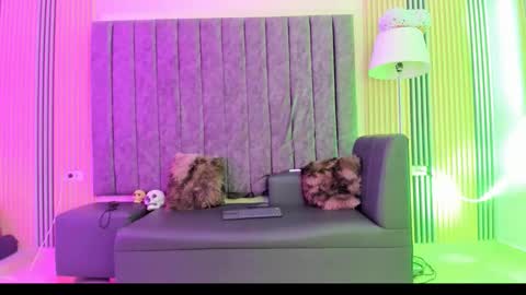Snapshot of hellen_rice chatting on October 5, 1:05 pm hellen_rice online show from October 5, 1:05 pm