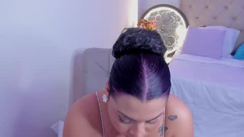 hellenamazing online show from November 29, 5:55 am