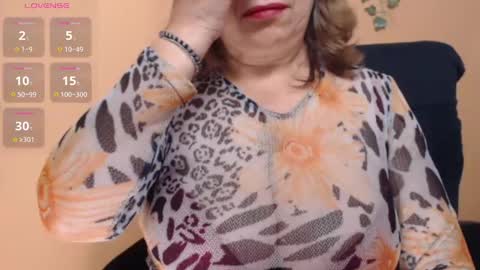 Snapshot of hellensextits chatting on February 16, 12:10 pm hellen online show from February 16, 12:10 pm