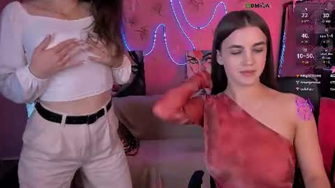 Helli online show from July 30, 5:03 pm