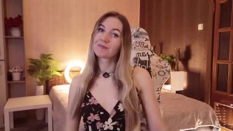 Alisia  Monday to Friday from 10 am to 4 pm GMT 2 online show from April 30, 8:19 am