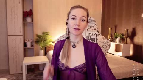 Alisia  Monday to Friday from 10 am to 4 pm GMT 2 online show from April 28, 8:18 am