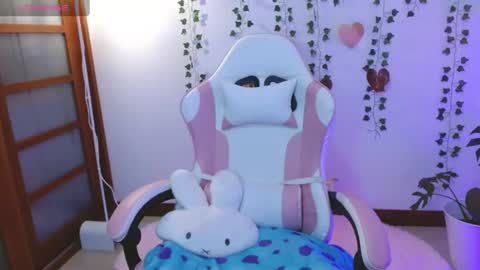 hellokitty_valery1 online show from June 15, 3:40 am