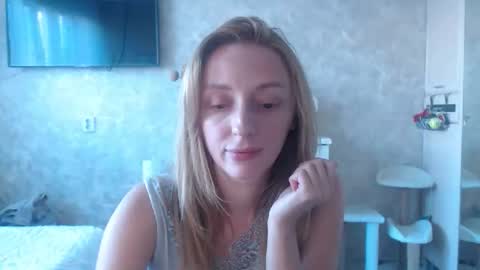 Snapshot of hellokittykaty chatting on September 11, 6:36 am Victory online show from September 11, 6:36 am