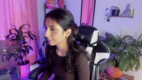 Snapshot of hera_069 chatting on February 22, 11:32 pm Hello I am Valentina independent Colombian model I love sensuality and pleasure welcome online show from February 22, 11:32 pm