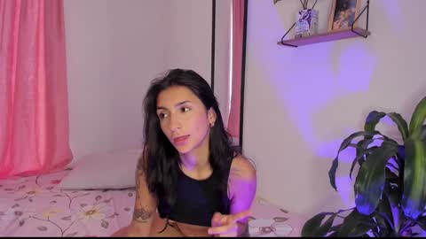 Snapshot of hera_069 chatting on December 22, 8:58 pm Hello I am Valentina independent Colombian model I love sensuality and pleasure welcome online show from December 22, 8:58 pm
