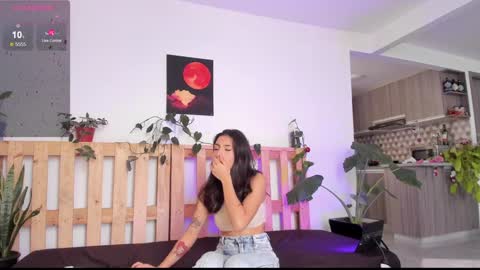 Snapshot of hera_069 chatting on December 23, 5:43 pm Hello I am Valentina independent Colombian model I love sensuality and pleasure welcome online show from December 23, 5:43 pm