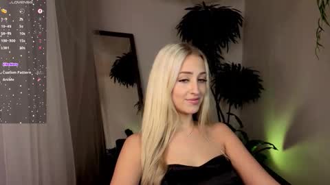 Elise online show from November 27, 2:14 am