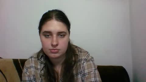 hess_luna_ online show from October 2, 11:04 am