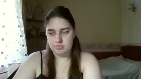 hess_luna_ online show from February 4, 10:18 am