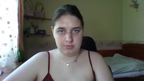 hess_luna_ online show from June 12, 9:17 am