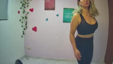 Hestesiaxx online show from March 11, 1:16 am