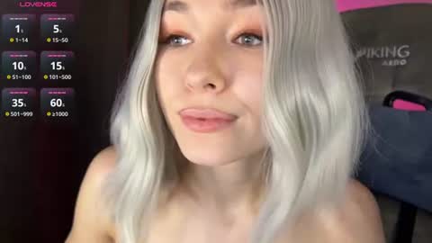  Nora  online show from June 16, 4:46 am