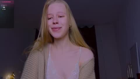 Chloe online show from December 4, 5:10 am