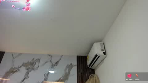 Hilary Thomsom online show from March 16, 12:20 pm