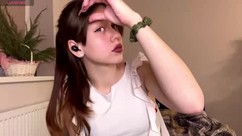 Hi Im Elizabeth online show from February 1, 5:22 pm