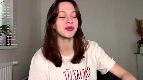 Hi Im Elizabeth online show from March 19, 12:20 pm