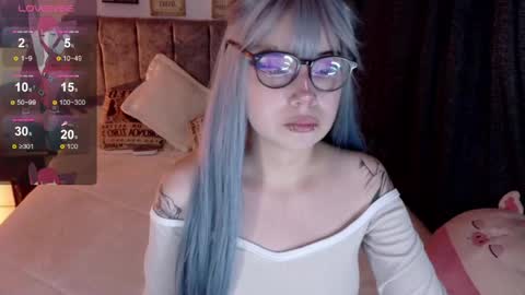 Inori Independent model online show from June 5, 12:58 am