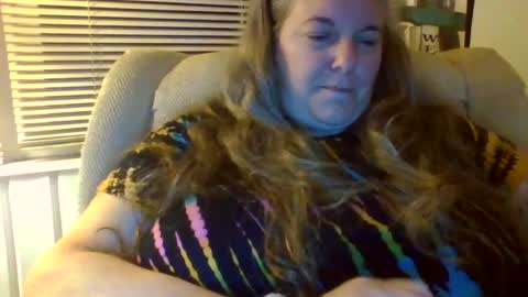 hippysnewhere online show from June 16, 1:28 am