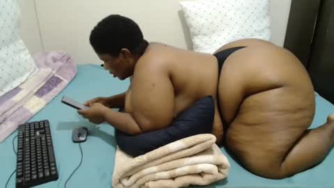 hips2sexy online show from December 26, 6:33 pm