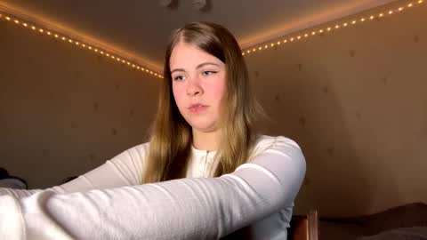 I am Amy ntmu Lets hit 10 Thumbs Up together online show from March 16, 2:54 pm