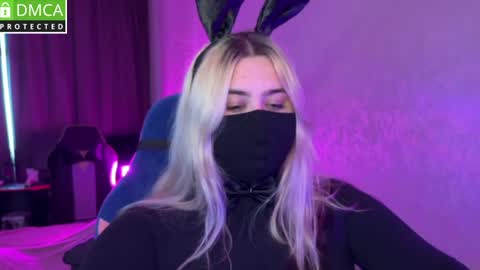 hoffmanite online show from March 31, 9:09 am