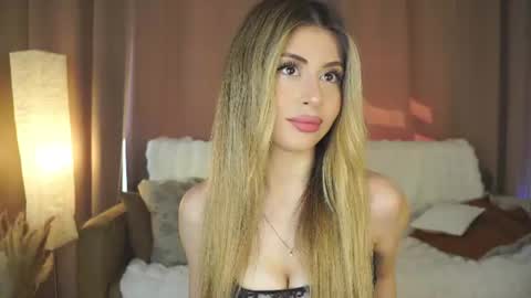 Moni Monica online show from June 20, 8:18 am
