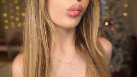 Moni Monica online show from January 6, 8:07 am