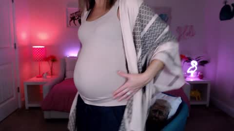 Holi Hurricane online show from February 19, 4:45 am