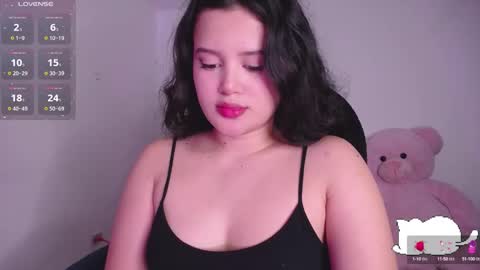 holly_16 online show from March 5, 3:08 am