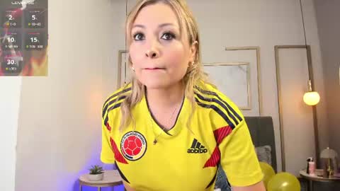 Holly Madisson online show from July 7, 1:58 pm