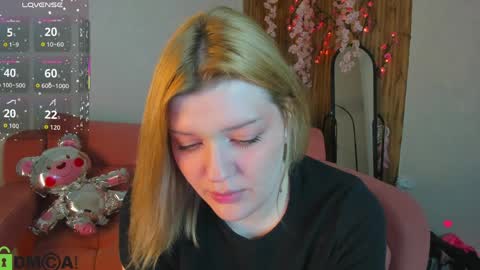 Holly online show from April 7, 4:47 am