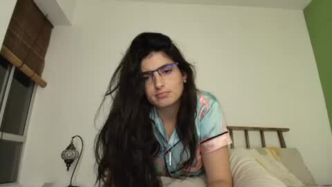 hollyshit_ online show from July 18, 2:04 am