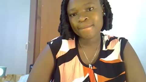 holy_ebony online show from April 29, 5:21 am