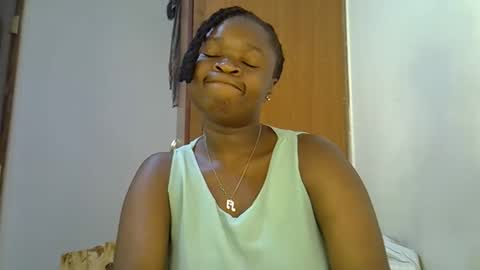 holy_ebony online show from May 6, 5:28 pm