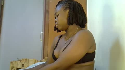holy_ebony online show from April 29, 7:30 pm