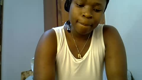 holy_ebony online show from July 28, 7:06 am